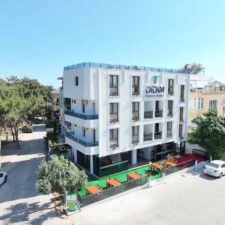 Palace Bed & Breakfast *