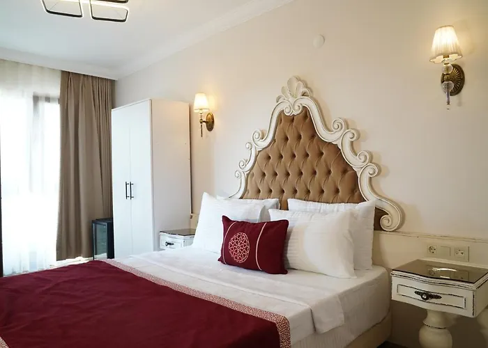 Palace Bed & Breakfast *